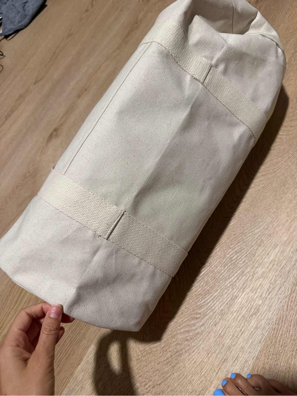 437 Canvas Duffel Bag in Cream - Picture 3 of 4